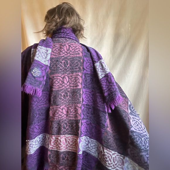 Vintage Irish Wool Blend Cape - Picture 4 of 10